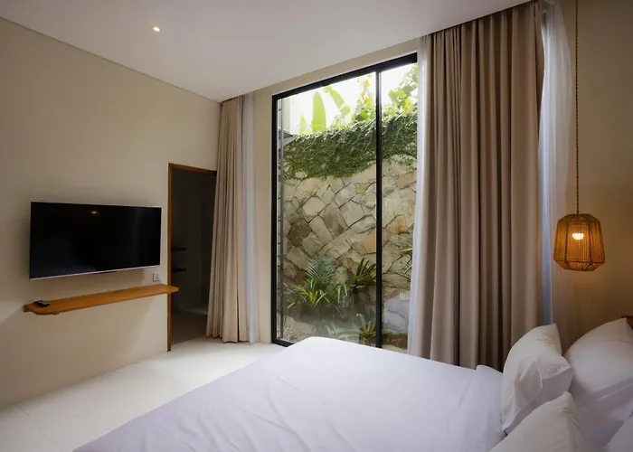 Villa Batu Putih 2 - Behind La Favela Seminyak